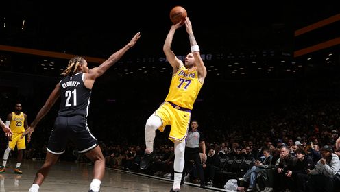 [腾讯原声集锦]🏀湖人大胜篮网结束八连客 老詹25+7 东契奇24+6+5 里夫斯15分